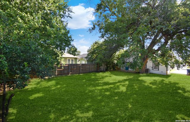 823 palmetto, San Antonio, TX 78202