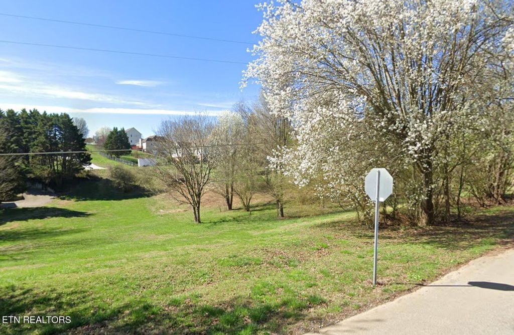 125 Hillview Lane, Loudon, TN 37774
