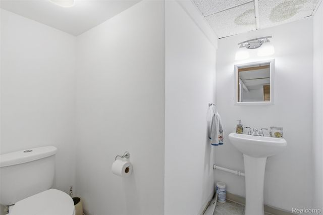 38737 Woodmont Drive, Sterling Heights, MI 48310