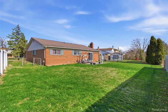 38737 Woodmont Drive, Sterling Heights, MI 48310