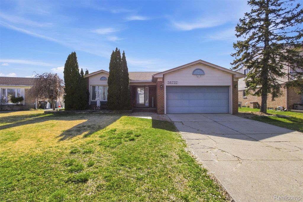 38737 Woodmont Drive, Sterling Heights, MI 48310