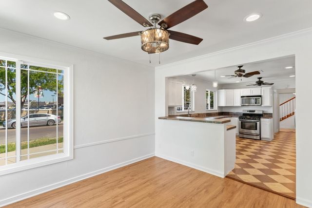 1006 W Benjamin Holt Dr, Stockton, CA 95207