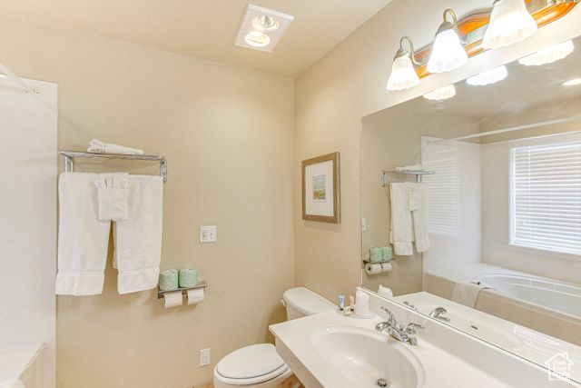 40 N CHRISTA CIR, Garden City, UT 84028