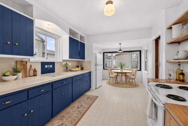 1617 S 52nd STREET, West Milwaukee, WI 53214