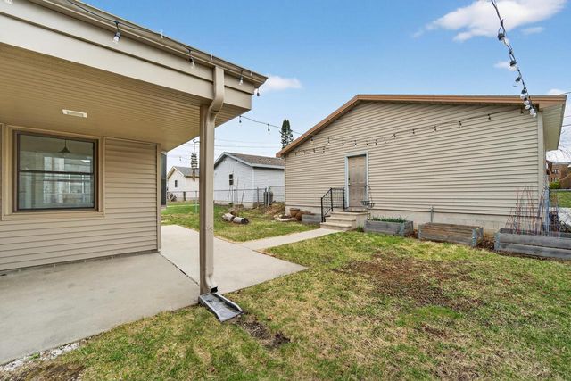 1617 S 52nd STREET, West Milwaukee, WI 53214