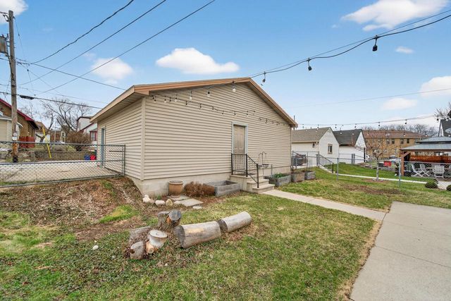 1617 S 52nd STREET, West Milwaukee, WI 53214