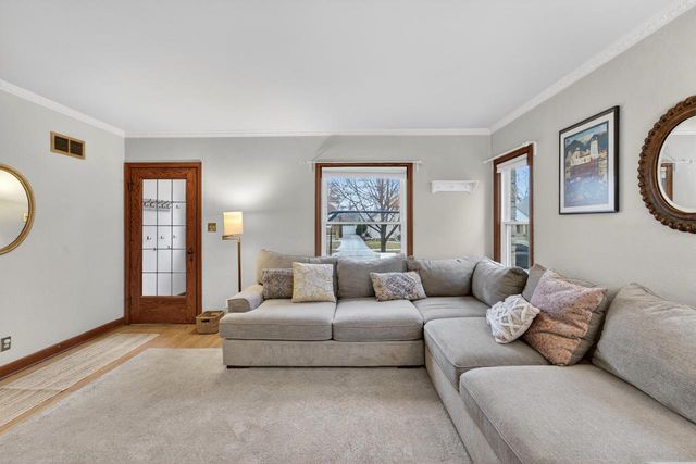 1617 S 52nd STREET, West Milwaukee, WI 53214