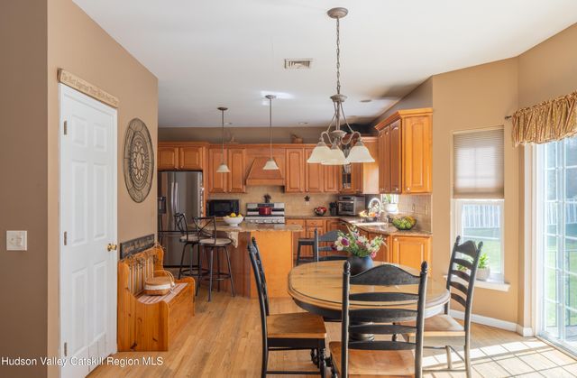 12 Ridgeview Lane, Marlboro, NY 12542