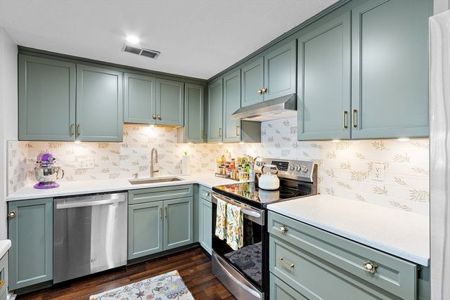 350 Neponset M, Canton, MA 02021