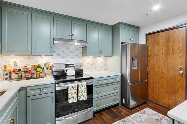 350 Neponset M, Canton, MA 02021