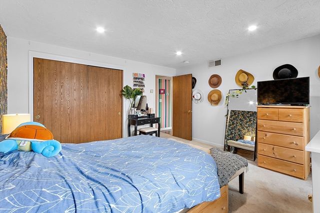 350 Neponset M, Canton, MA 02021