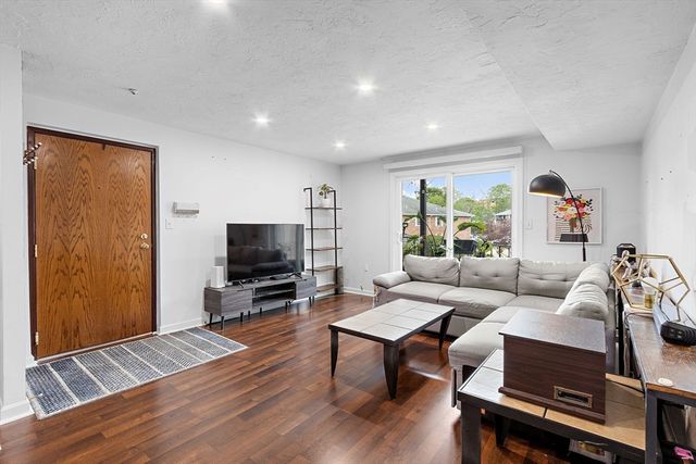 350 Neponset M, Canton, MA 02021
