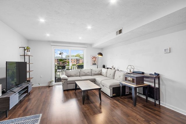 350 Neponset M, Canton, MA 02021