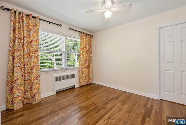 31 Stonefield Road, Glen Rock, NJ 07452