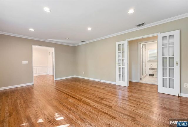 31 Stonefield Road, Glen Rock, NJ 07452