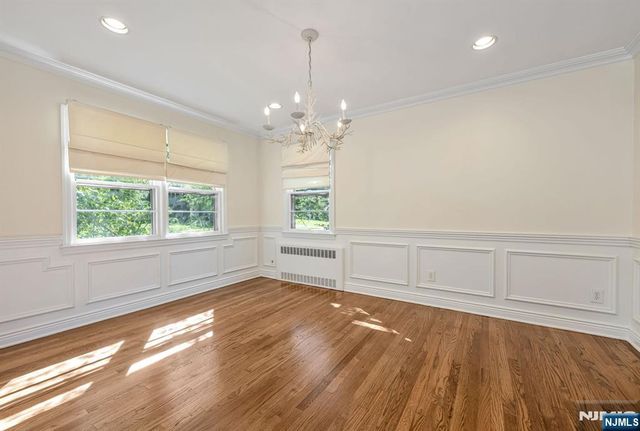 31 Stonefield Road, Glen Rock, NJ 07452