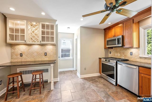 31 Stonefield Road, Glen Rock, NJ 07452