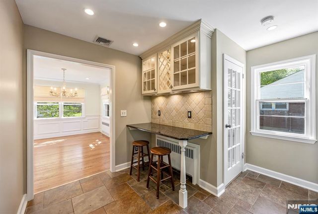 31 Stonefield Road, Glen Rock, NJ 07452