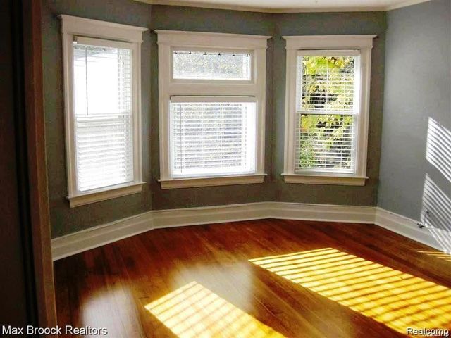 287 Oakland Avenue, Birmingham, MI 48009