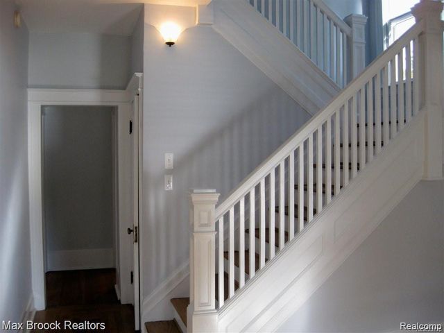 287 Oakland Avenue, Birmingham, MI 48009