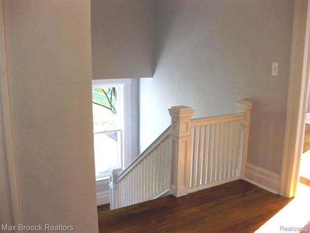 287 Oakland Avenue, Birmingham, MI 48009