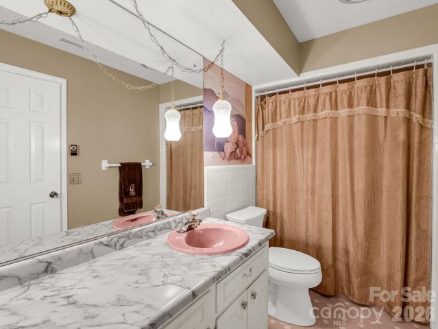 1867 Fruitland Road, Hendersonville, NC 28792