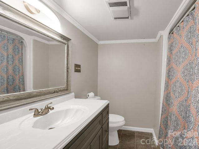 1867 Fruitland Road, Hendersonville, NC 28792