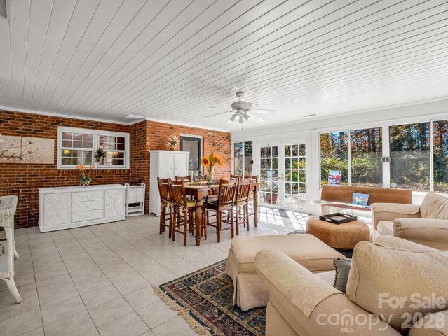 1867 Fruitland Road, Hendersonville, NC 28792