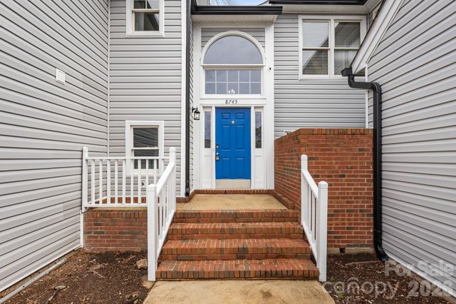 8745 Fox Chase Lane, Charlotte, NC 28269