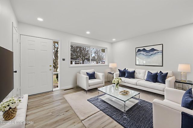 3417 Ethelwood Dr, Jeffersontown, KY 40299