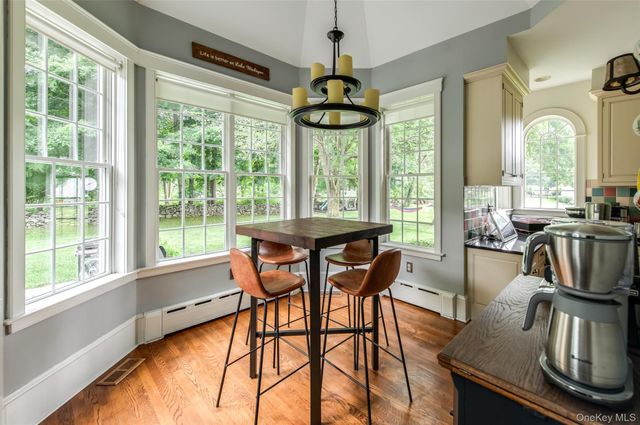 6 Stanford Court, Rhinebeck, NY 12572