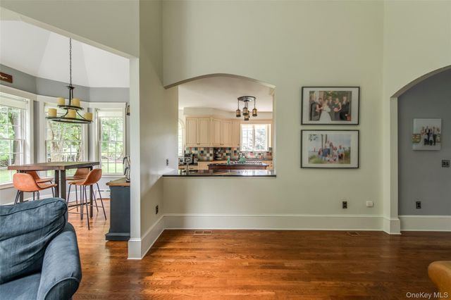 6 Stanford Court, Rhinebeck, NY 12572