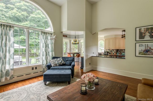 6 Stanford Court, Rhinebeck, NY 12572