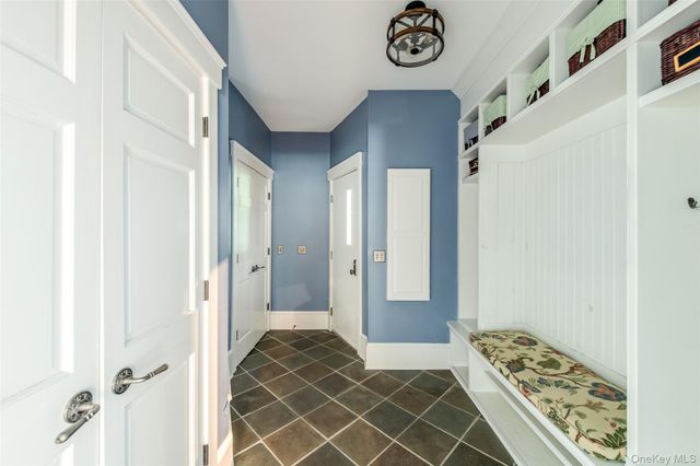 6 Stanford Court, Rhinebeck, NY 12572