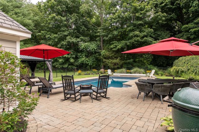 6 Stanford Court, Rhinebeck, NY 12572