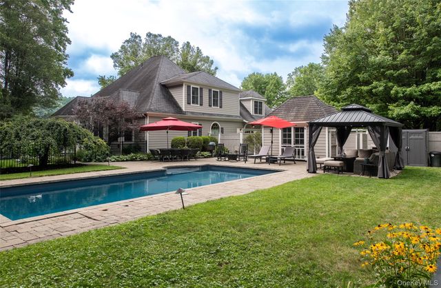 6 Stanford Court, Rhinebeck, NY 12572