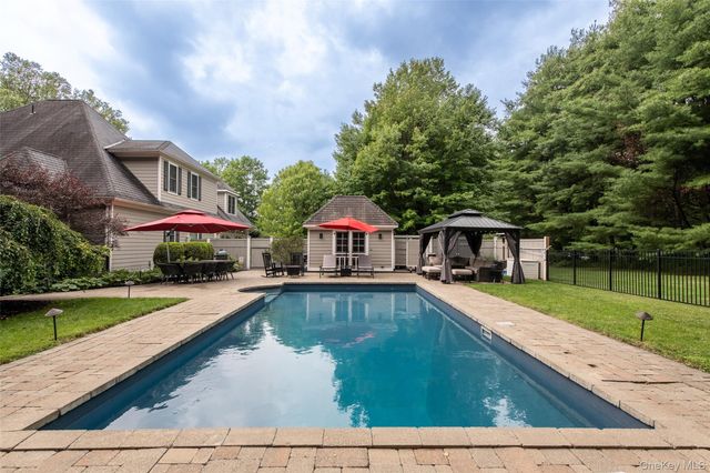 6 Stanford Court, Rhinebeck, NY 12572