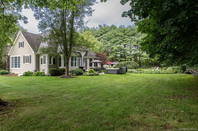 6 Stanford Court, Rhinebeck, NY 12572