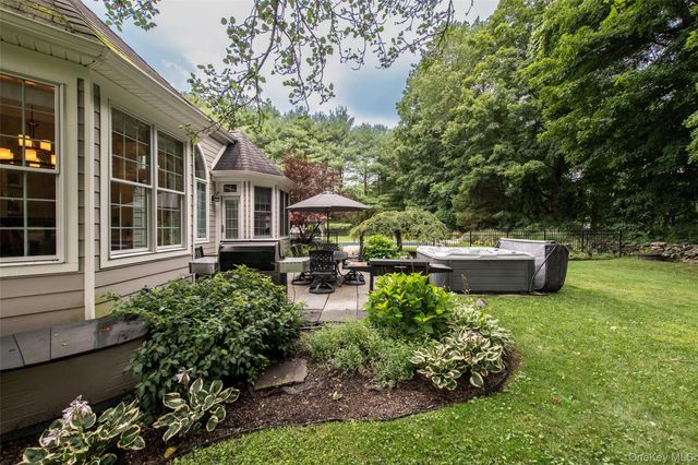 6 Stanford Court, Rhinebeck, NY 12572
