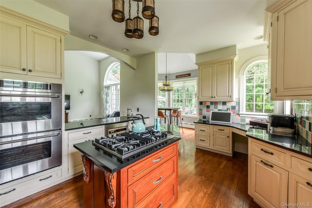 6 Stanford Court, Rhinebeck, NY 12572