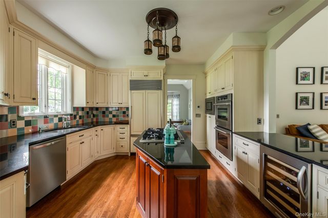 6 Stanford Court, Rhinebeck, NY 12572
