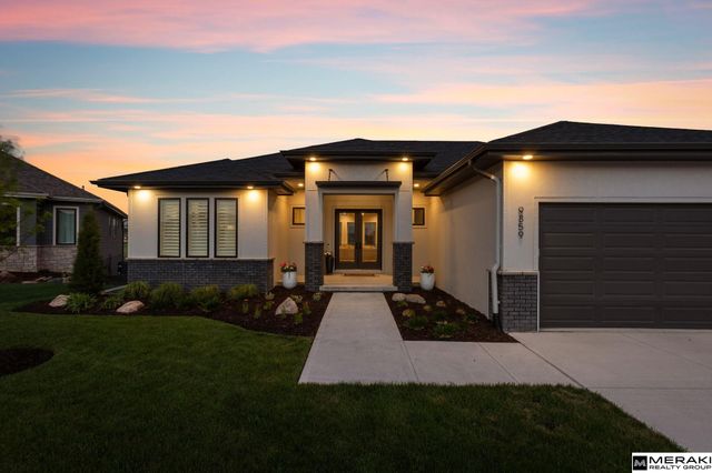 9859 S 98th Circle, Papillion, NE 68048