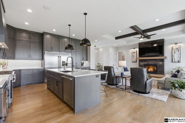 9859 S 98th Circle, Papillion, NE 68048