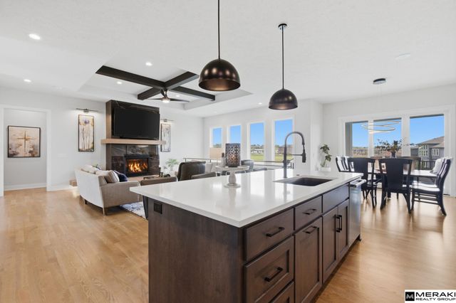 9859 S 98th Circle, Papillion, NE 68048