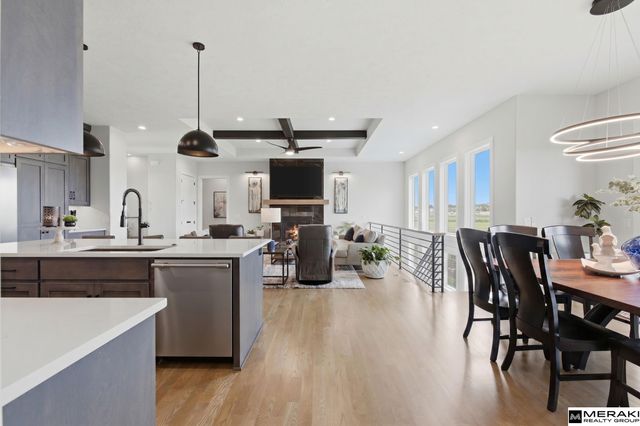 9859 S 98th Circle, Papillion, NE 68048