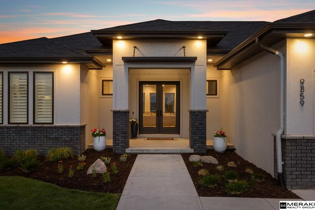 9859 S 98th Circle, Papillion, NE 68048