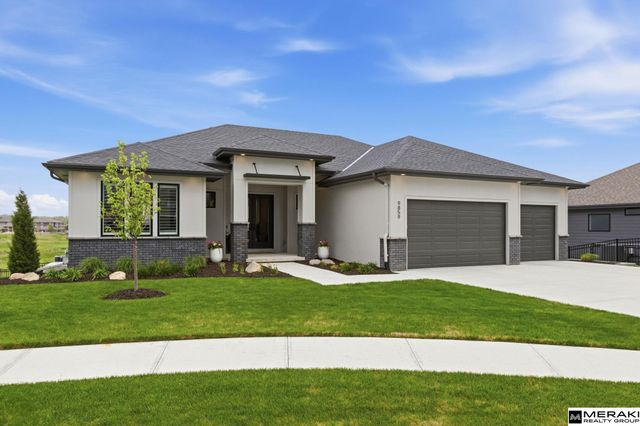 9859 S 98th Circle, Papillion, NE 68048