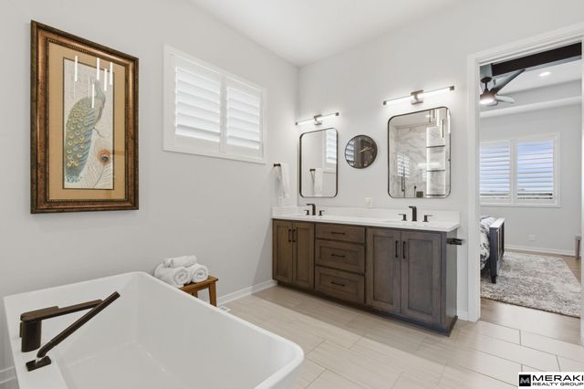 9859 S 98th Circle, Papillion, NE 68048
