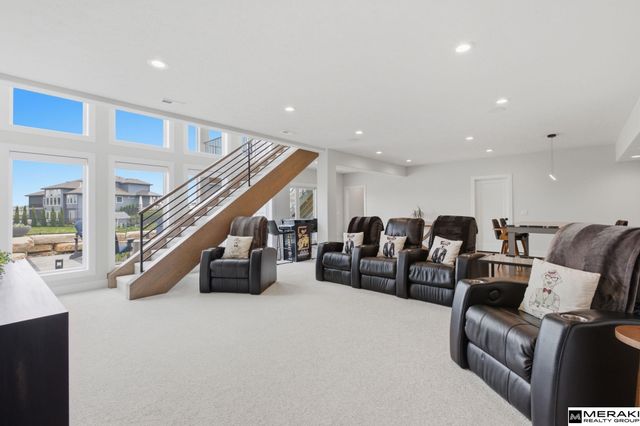 9859 S 98th Circle, Papillion, NE 68048
