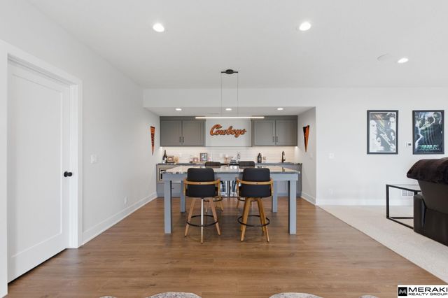 9859 S 98th Circle, Papillion, NE 68048